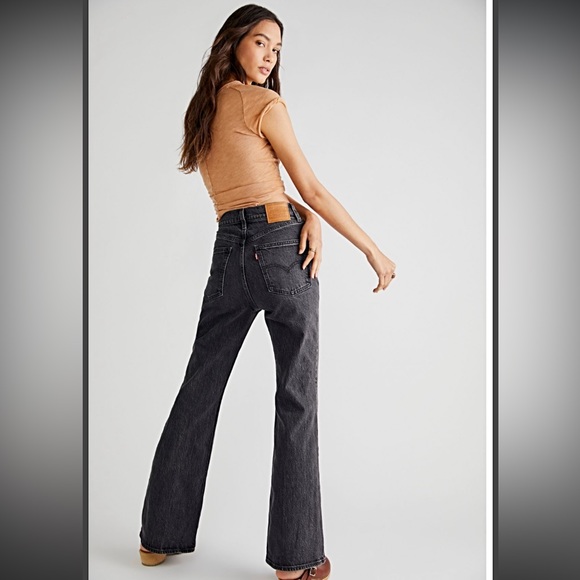 Levi’s 70’s Hi Rise Flare - Picture 2 of 6
